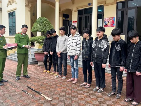 Triệu tập nhóm thanh thiếu niên dùng hung khí đánh nhầm người