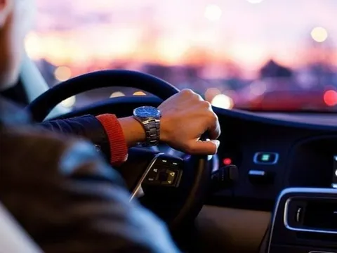 Tài xế lái ô tô liên tục quá 4 giờ bị xử phạt bao nhiêu tiền?