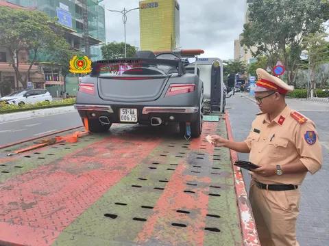 Vụ dàn siêu xe vượt đèn đỏ ở Đà Nẵng: Phạt 167 triệu đồng, tạm giữ 11 giấy phép lái xe