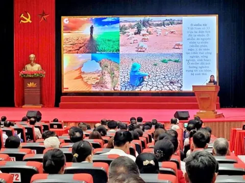 Hội Luật gia Tp.Hải Phòng phối hợp tuyên truyền pháp luật cho 400 cán bộ huyện Kiến Thụy