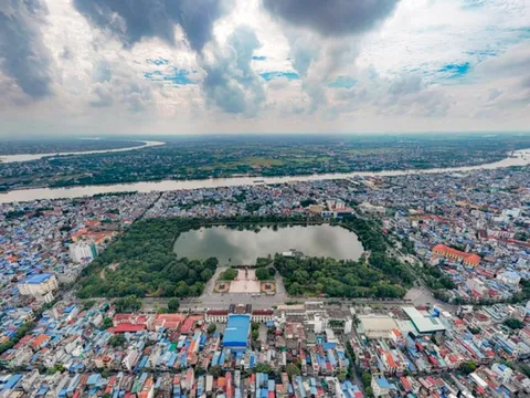 Tranh cãi chuyện... tên quê