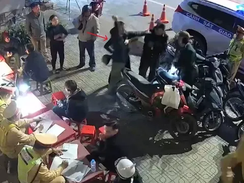 Tạm giữ đối tượng dùng kéo tấn công cảnh sát ở Thái Nguyên