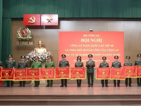 Quy định mới về mẫu hiện vật khen thưởng trong Công an nhân dân