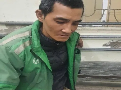 Bắt giữ đối tượng cướp giật điện thoại ở Hà Nội