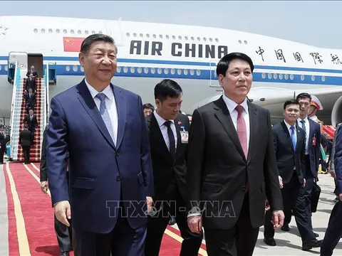 Tổng Bí thư, Chủ tịch nước Trung Quốc Tập Cận Bình đến Hà Nội, bắt đầu chuyến thăm cấp Nhà nước tới Việt Nam