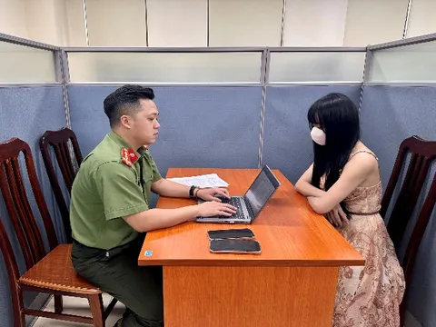 Xử phạt 2 tài khoản facebook đăng clip đánh bạc câu 'view'