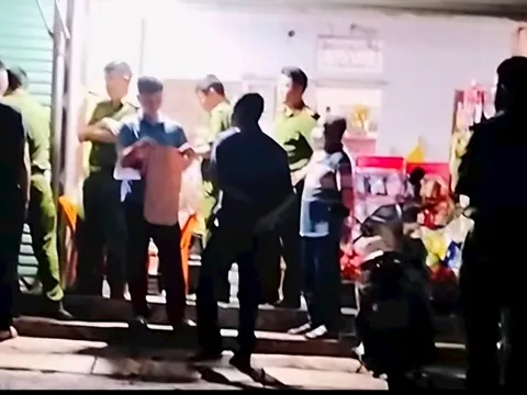 Điều tra vụ 2 cháu bé 6 và 8 tuổi tử vong bất thường tại nhà ông bà ngoại