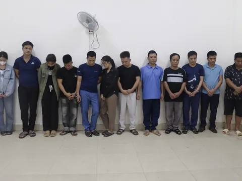 Phá đường dây rửa tiền, đánh bạc xuyên quốc gia, giao dịch hàng trăm tỷ đồng