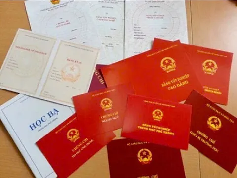 Khởi tố 2 đối tượng làm, sử dụng văn bằng giả ở Bắc Giang