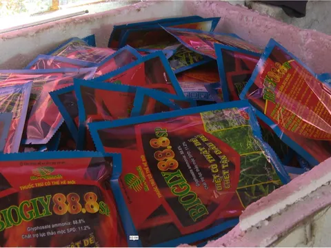 Khởi tố 3 đối tượng sản xuất và bán thuốc bảo vệ thực vật giả