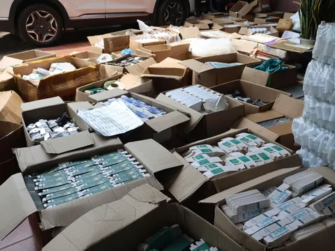 Triệt phá cơ sở sản xuất, buôn bán mỹ phẩm giả ở Bắc Giang