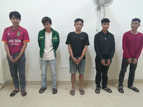 Bắt nhóm đối tượng chuyên cướp tài sản người đi đường ở Nghệ An