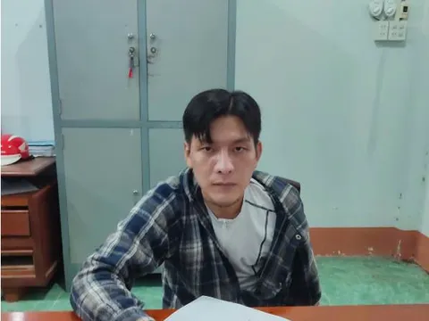 Tạm giữ đối tượng vờ vào chùa cúng tiền rồi cướp giật tài sản