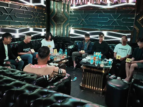 Đột kích quán bar ở Lâm Đồng, phát hiện 16 người dương tính ma túy