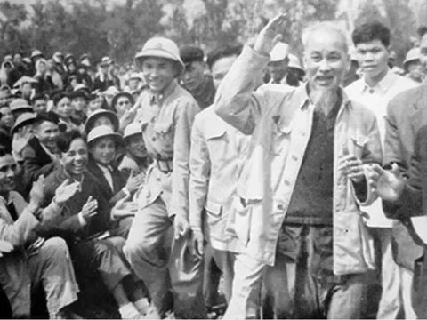 'Thần linh pháp quyền' trong tư tưởng Hồ Chí Minh