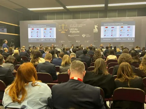 Hội Luật gia Việt Nam tham dự Diễn đàn pháp lý quốc tế Saint Petersburg lần thứ XIII