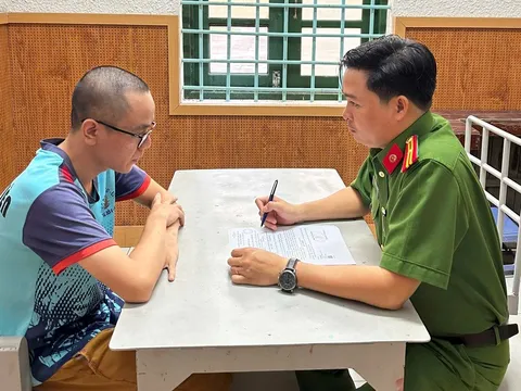 Bắt tạm giam đối tượng trộm điện thoại Iphone ở An Giang