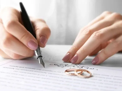 Hà Nội tiến tới bỏ thủ tục cấp giấy xác nhận tình trạng hôn nhân