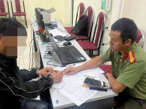 Bắt giữ 2 đối tượng tổ chức cho người khác nhập cảnh trái phép