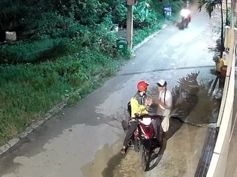 Bắt đối tượng giật hơn 100 tờ vé số của người khuyết tật