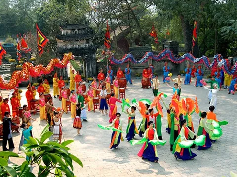 Xây dựng và phát triển văn hóa, con người Việt Nam đáp ứng yêu cầu phát triển bền vững đất nước