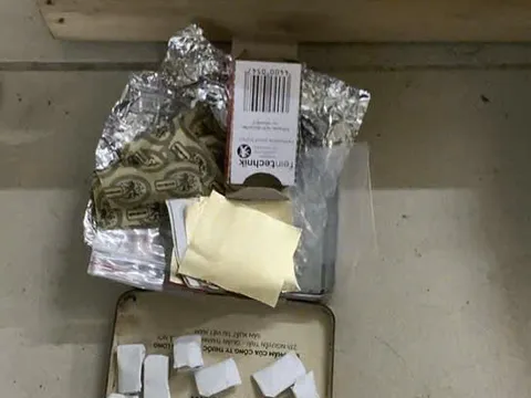 Bắt giữ đối tượng mua bán trái phép chất ma tuý