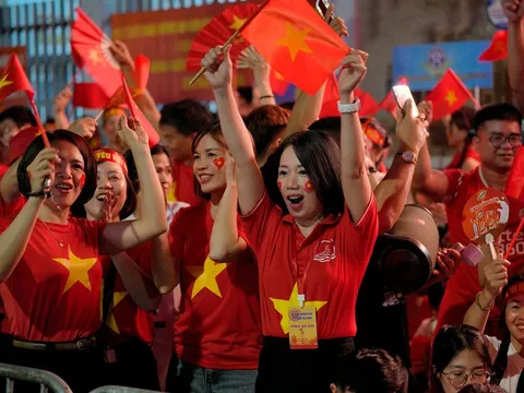 Tặng 100.000 đồng/người cho toàn dân dịp Quốc khánh 2/9