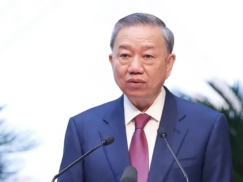 Công an nhân dân vì Đảng, vì dân