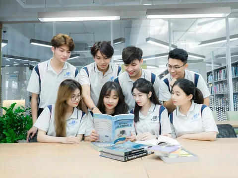 Bộ GD&ĐT tạm hoãn sắp xếp trường đại học, nghề nghiệp để chờ đề án mới