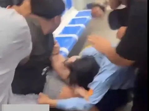 Khởi tố đối tượng hành hung bảo vệ trên tàu Metro số 1