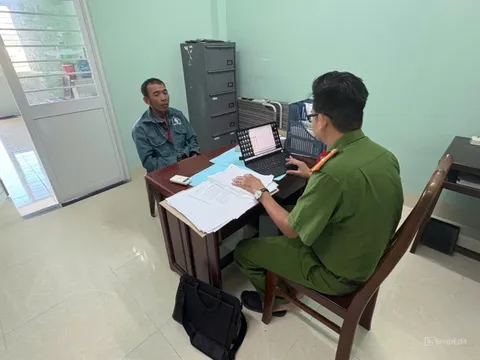 Khởi tố đối tượng dùng dao chém hàng xóm vì hát karaoke quá giờ quy định