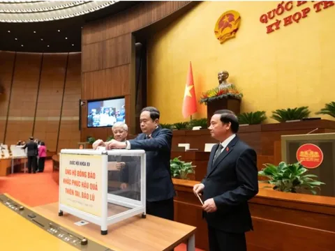 Bão lũ, thiên tai ác liệt đến đâu cũng qua đi, nhưng tình đồng chí, nghĩa đồng bào mãi còn ở lại