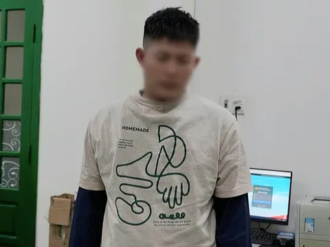 Bắt khẩn cấp người cha ôm 2 con nhỏ nhảy cầu tự tử