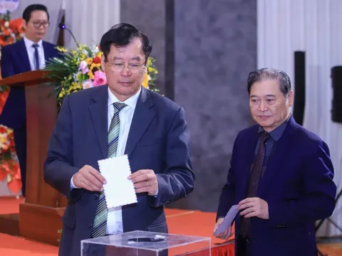 Hội Luật gia Việt Nam quyên góp ủng hộ đồng bào bị thiệt hại do mưa lũ