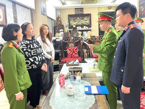 Bắt tạm giam vợ chồng Giám đốc Công ty vàng bạc Kim Chung