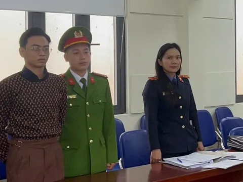 Bắt tạm giam 'tổng tài' chỉ đạo đánh người tại quán cà phê ở Hà Nội