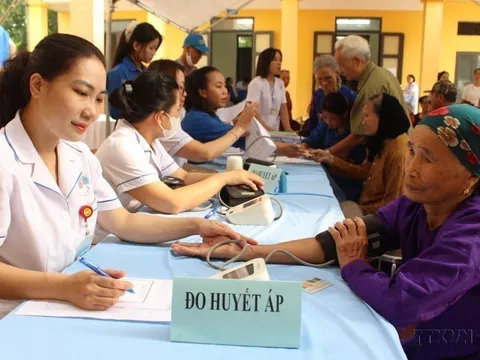 Người từ 75 tuổi hưởng hưu trí được BHYT chi trả 100% chi phí khám, chữa bệnh