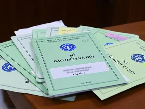 Làm việc sau tuổi lao động, đã hưởng BHXH một lần có phải tham gia BHXH bắt buộc?