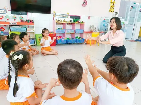 Đề xuất Hiệu trưởng, Phó Hiệu trưởng trường mầm non phải trực tiếp đứng lớp dạy trẻ