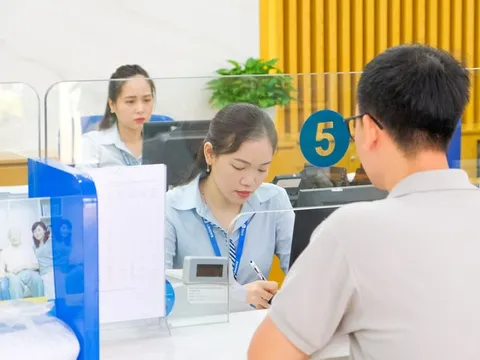 Tổ chức tín dụng được chiết khấu những loại công cụ chuyển nhượng, giấy tờ có giá nào?