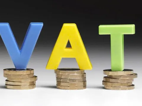 Công ty không thuộc diện chịu thuế GTGT nhưng vẫn khấu trừ từ các năm trước, hiện kê khai như thế nào?