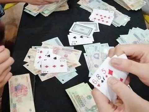 Hành vi tổ chức đánh bạc, chứa cờ bạc có thể bị xử phạt ra sao?