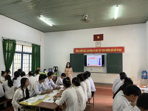 Quy định chế độ làm việc đối với giáo viên cơ sở giáo dục thường xuyên