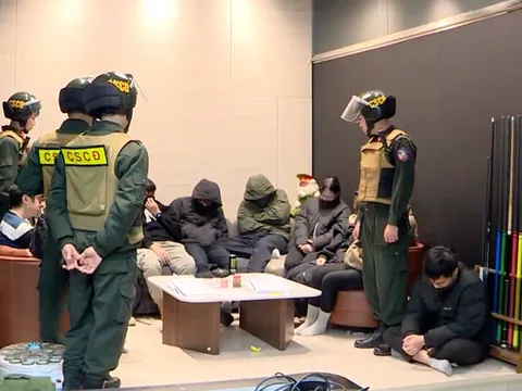 Từ chuyện xôi lạc bị khởi tố