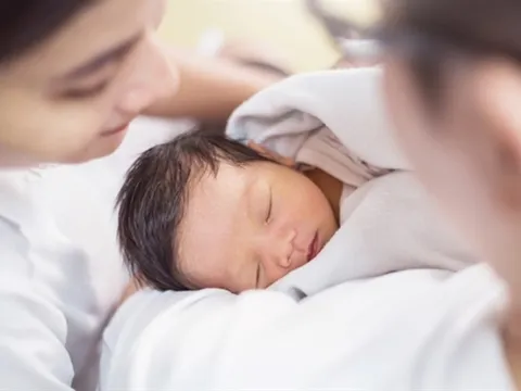 Đề xuất hỗ trợ 2 triệu đồng cho phụ nữ sinh đủ hai con trước 35 tuổi