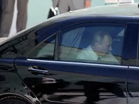 Chiếc xe limousine phục vụ Tổng thống Putin phát nổ