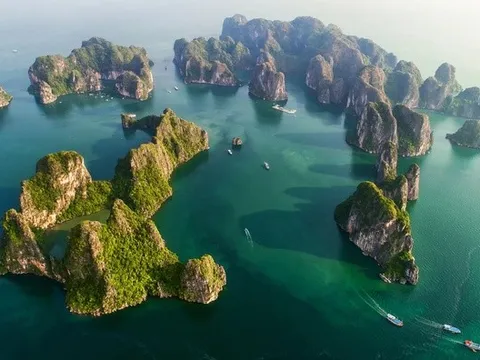 Vịnh Hạ Long Việt Nam lọt top ấn tượng nhất Đông Nam Á