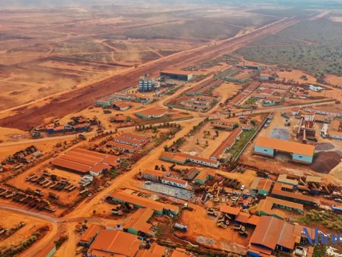 Trái chiều diễn biến nhóm cổ phiếu đấu thầu sân bay Long Thành