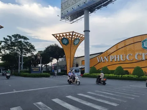 TP. Thủ Đức: Chậm nộp phí quản lý, nhiều hộ gia đình bị chặn cống thoát nước