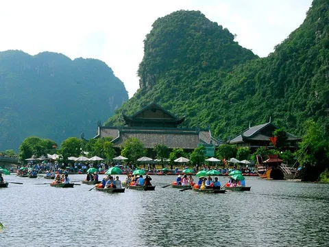 Ninh Bình tăng cường đảm bảo vệ sinh môi trường tại các điểm du lịch